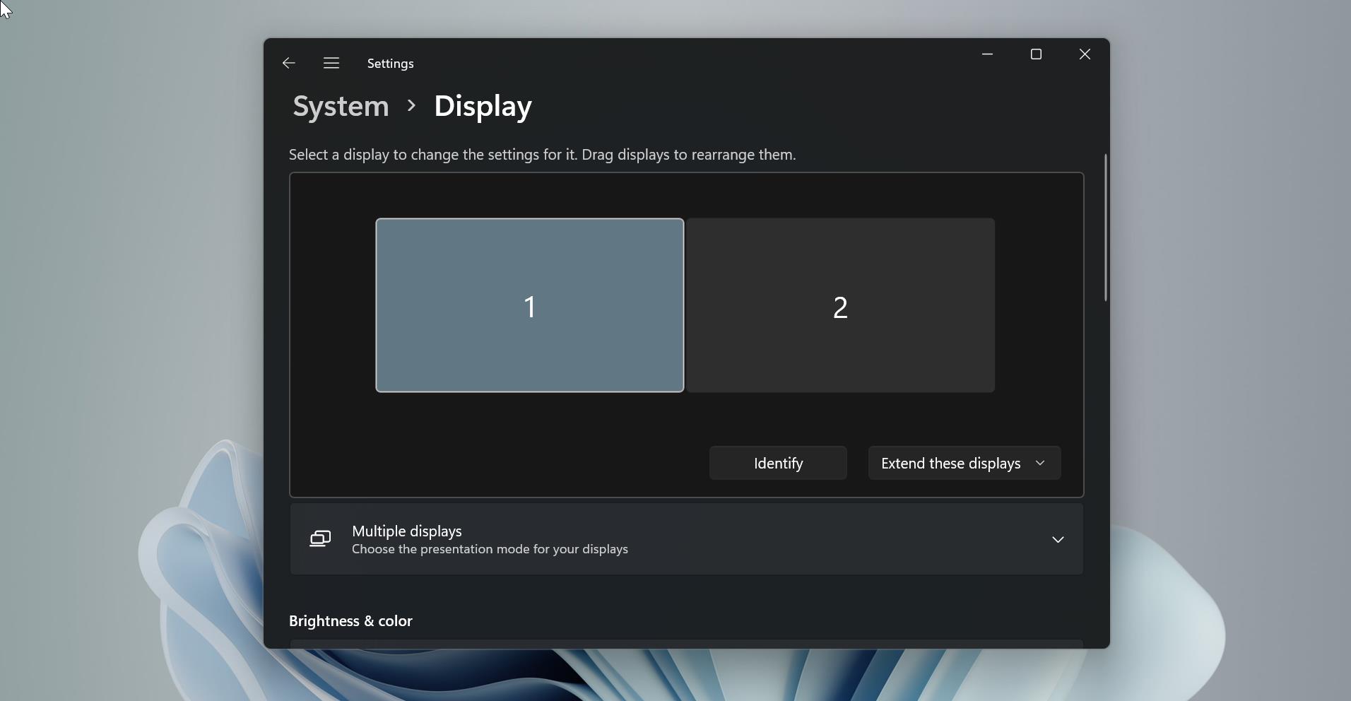 enable taskbar on all displays feature image